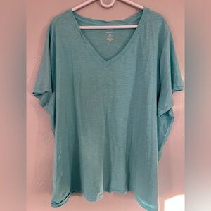 Women’s v-neck short sleeve shirt